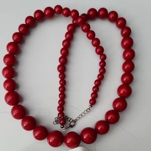 Vintage Elegant Cherry Red Lucite Beaded Necklace